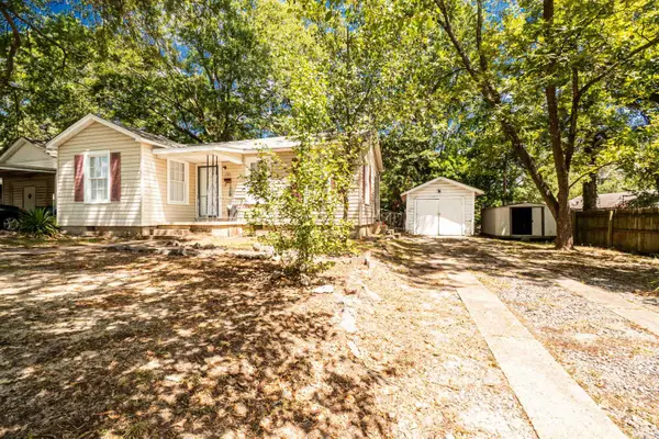 702 S Parkway Dr, El Dorado, AR 71730