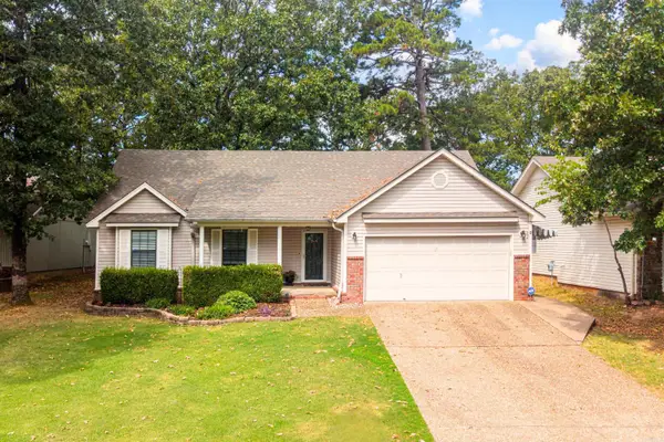27 Oak Ridge Drive, Maumelle, AR 72113