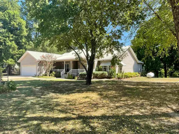 835 Sunset Valley Dr, Mountain View, AR 72560