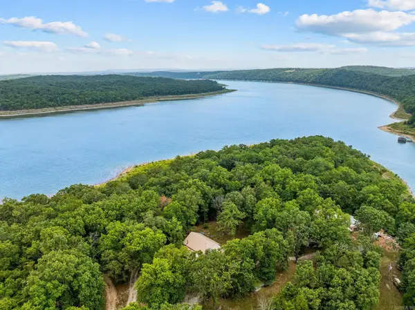 3036 Cedar Tree Ct, Lead Hill, AR 72644