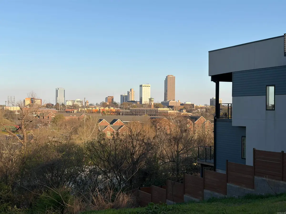 323 N Summit, Little Rock, AR 72205 - #1