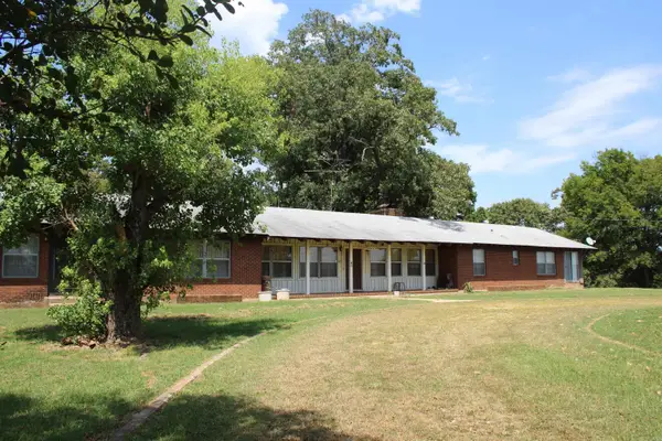 136 Fowler Road, Nashville, AR 71852