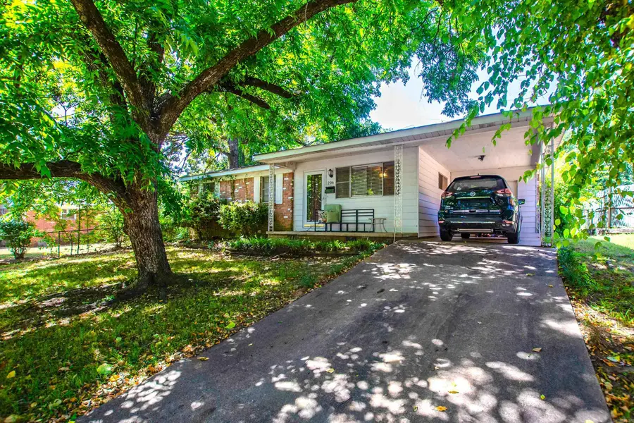 206 Steven Dr, Little Rock, AR 72205 - #2
