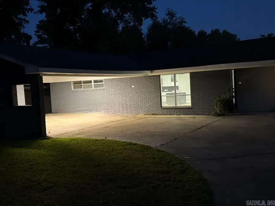 2302 Pine Hill Drive, Pine Bluff, AR 71603 - #2
