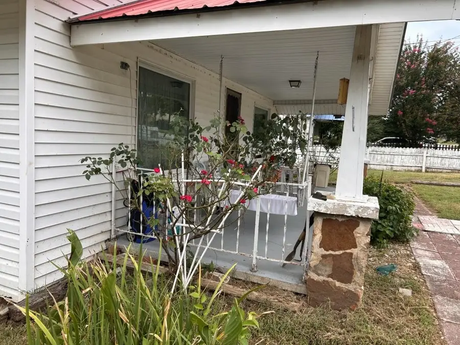 407 S Peabody Avenue, Mountain View, AR 72560 - #3
