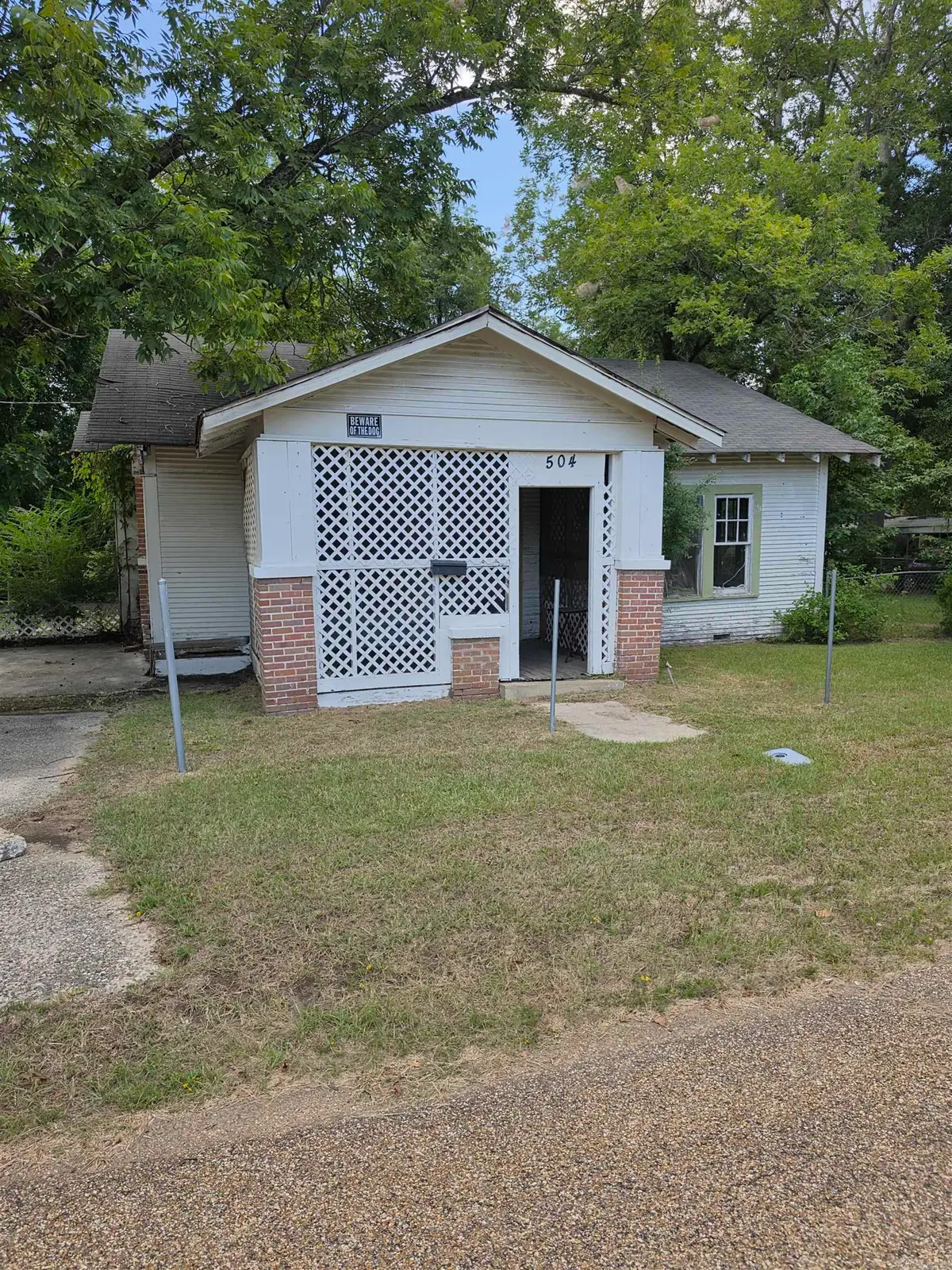 504 E 9th St, Smackover, AR 71762 - #1