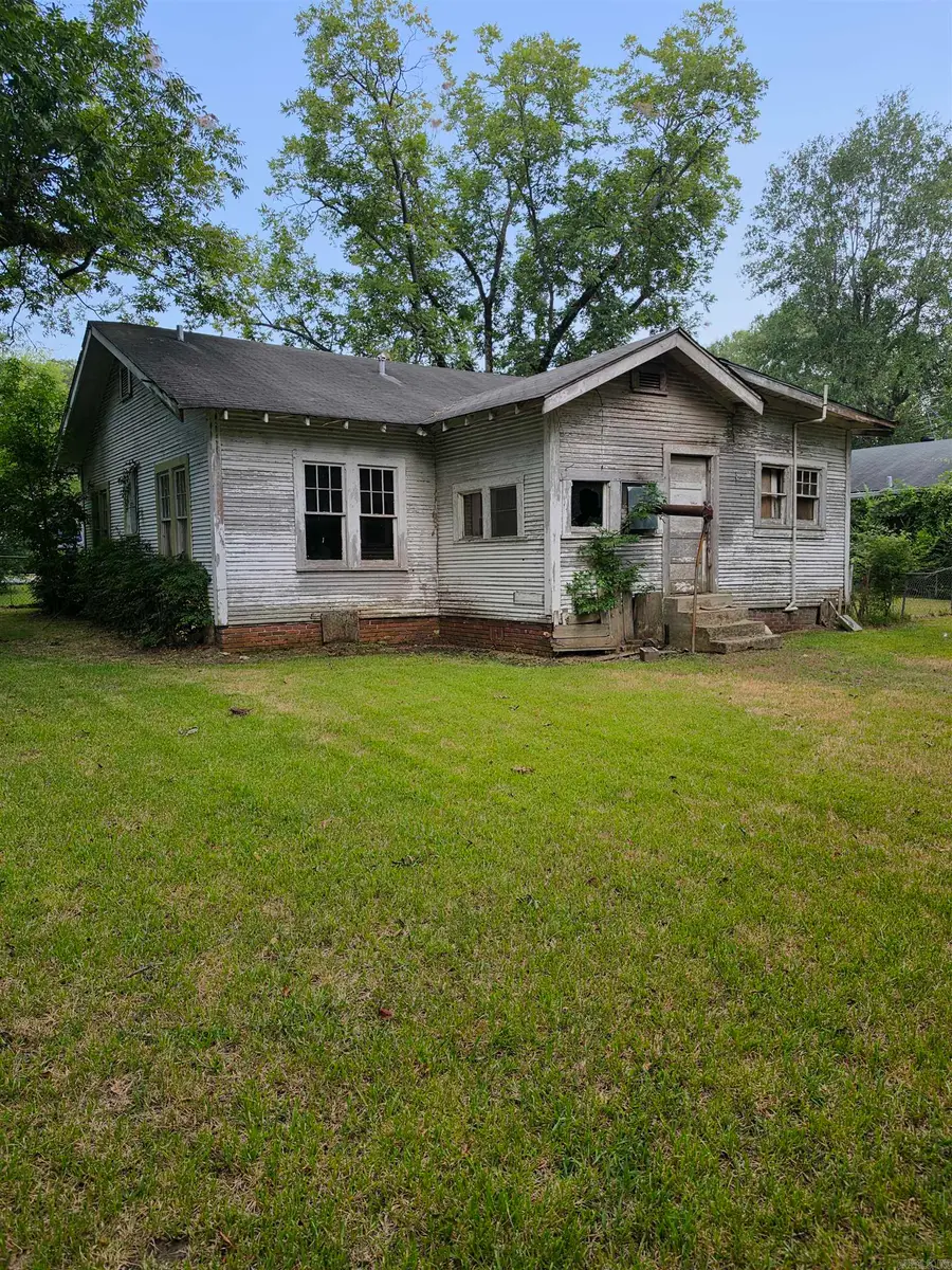 504 E 9th St, Smackover, AR 71762 - #2