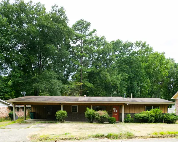 1208 Crestwood Dr, El Dorado, AR 71730