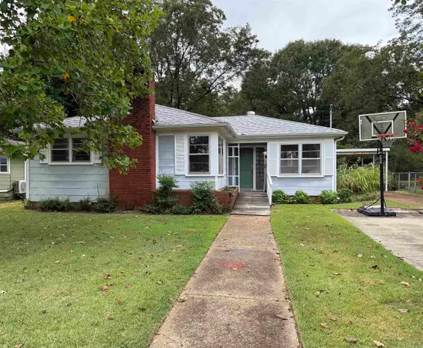 103 N College Street, Searcy, AR 72143