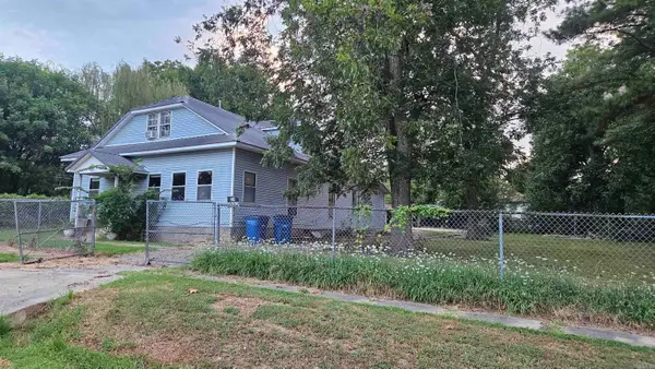 614 W 8th St, Rector, AR 72461