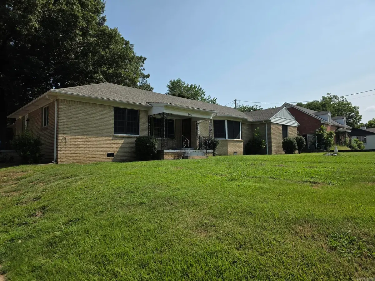 805 W Court, Paragould, AR 72450 - #1
