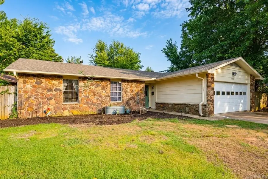 1320 Sunset Drive, Conway, AR 72032 - #2