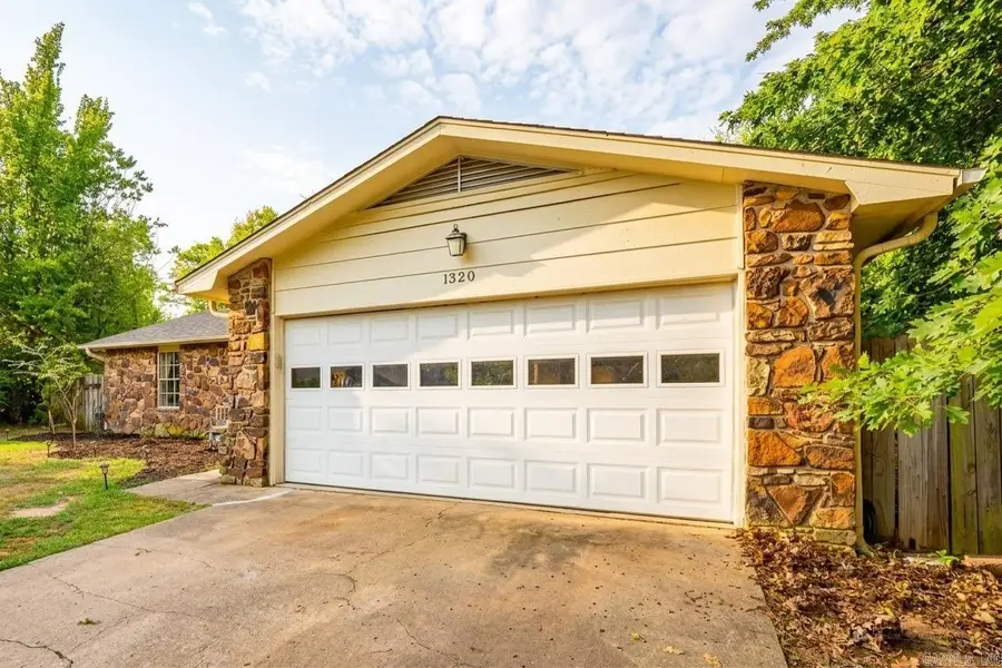 1320 Sunset Drive, Conway, AR 72032 - #3