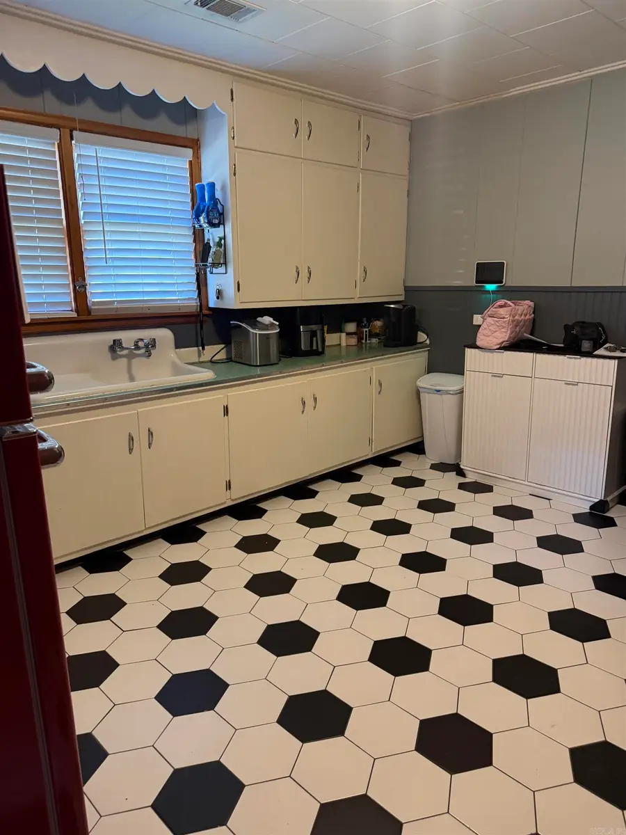 520 N Pruett St, Paragould, AR 72450 - #2
