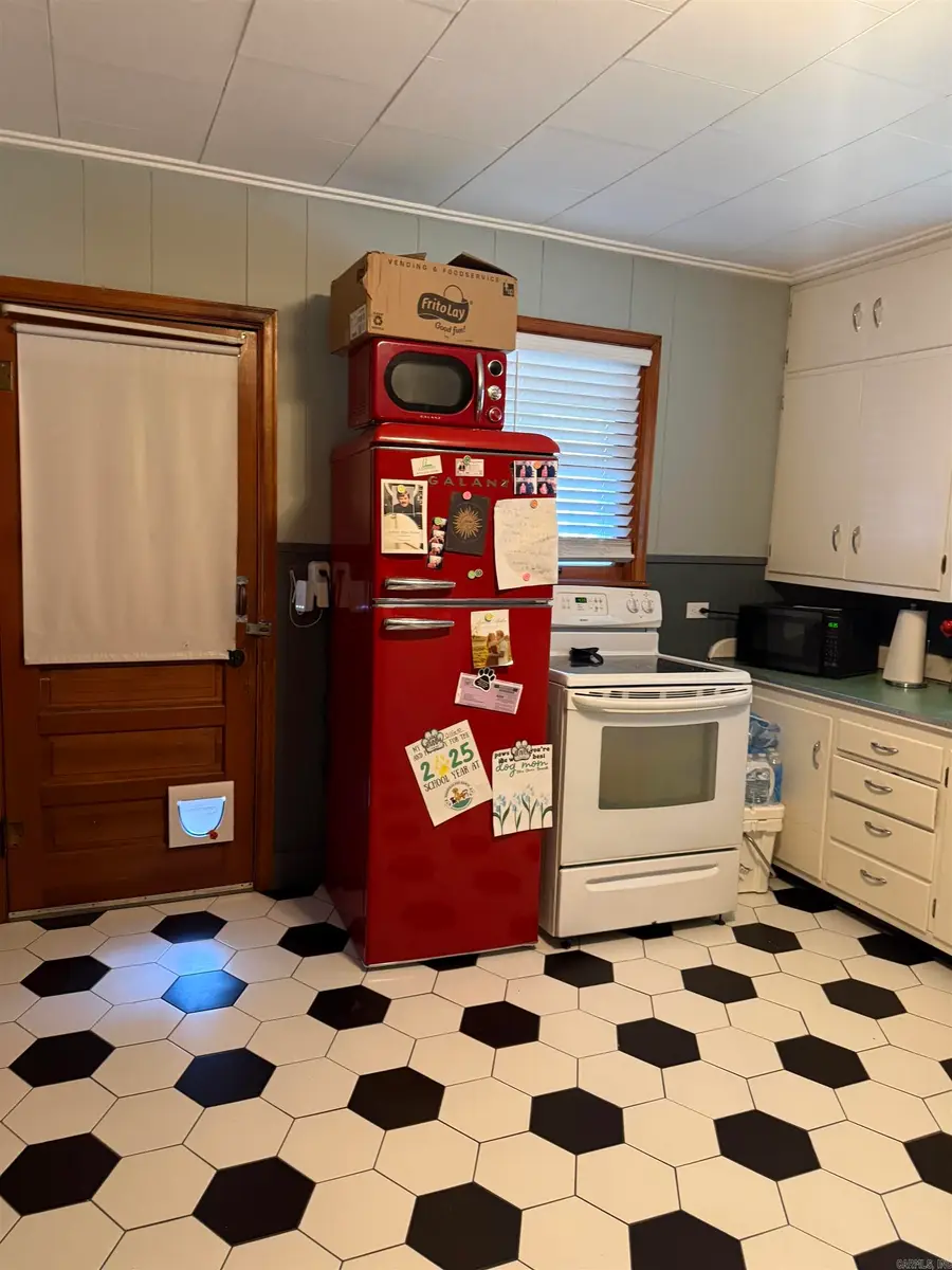 520 N Pruett St, Paragould, AR 72450 - #3