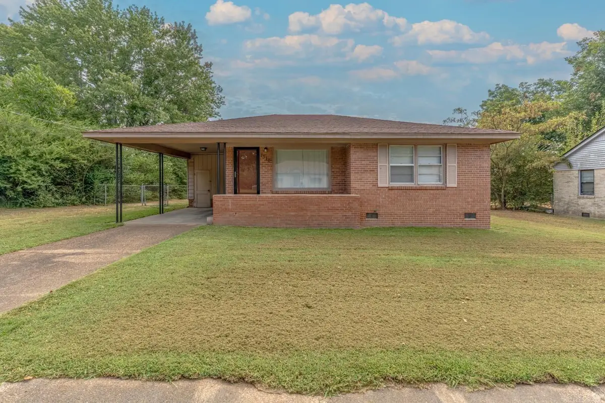1318 Pardew St, Jonesboro, AR 72401 - #1