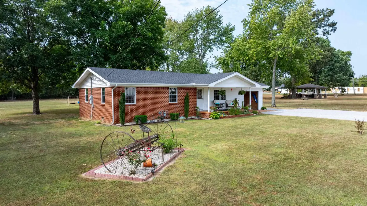 619 E Center, Cave City, AR 72521 - #1