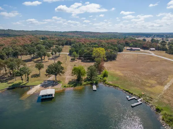 2077 E Tri Lakes Drive, Horseshoe Bend, AR 72512