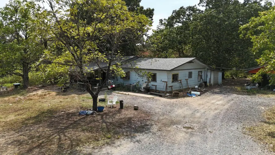 405 Center Street, Mena, AR 71953 - #3