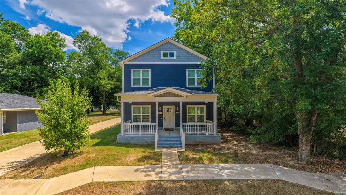 514 Center Street, Conway, AR 72034 - #1
