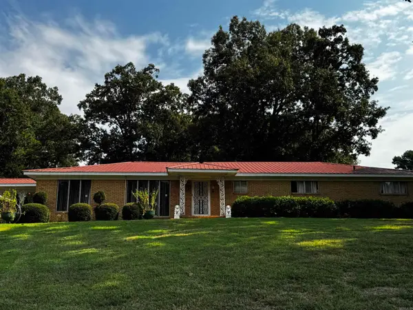 2407 E Broadway, Forrest City, AR 72335