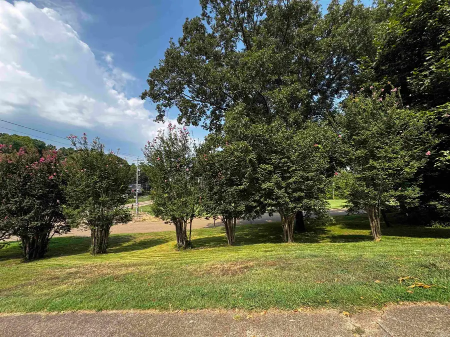 2407 E Broadway, Forrest City, AR 72335 - #2