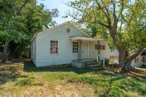 221 & 223 Wood St, Hot Springs, AR 71913