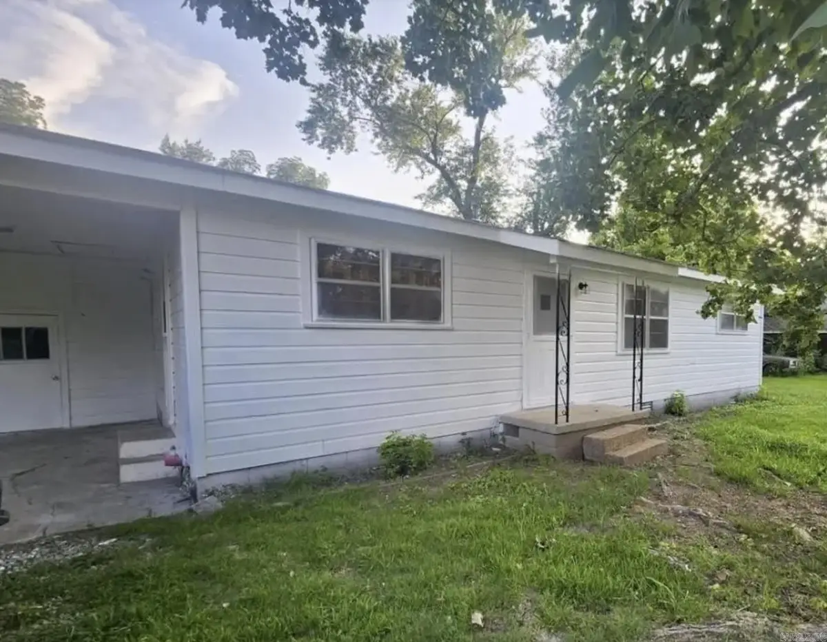 104 W Searcy, Kensett, AR 72560 - #1