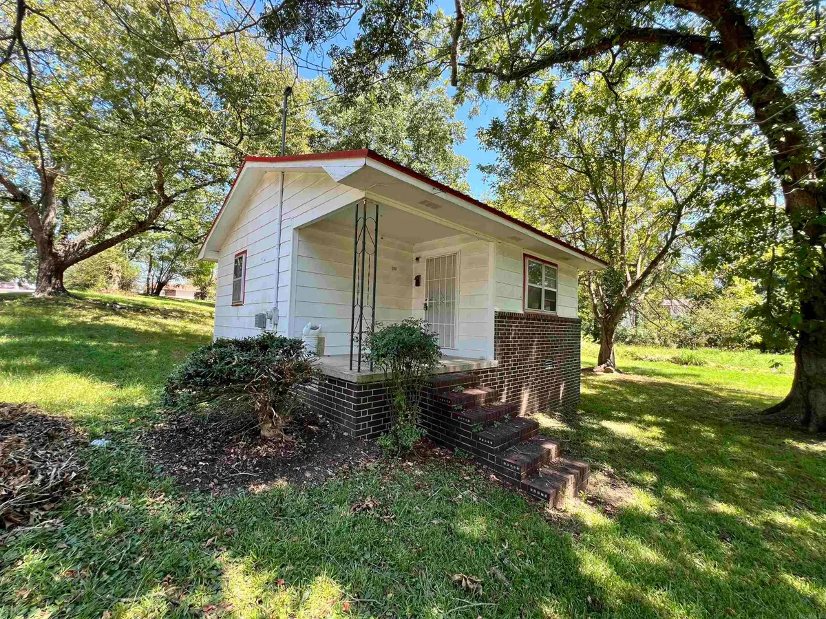 301 Pecan Street, Malvern, AR 72104 - #1