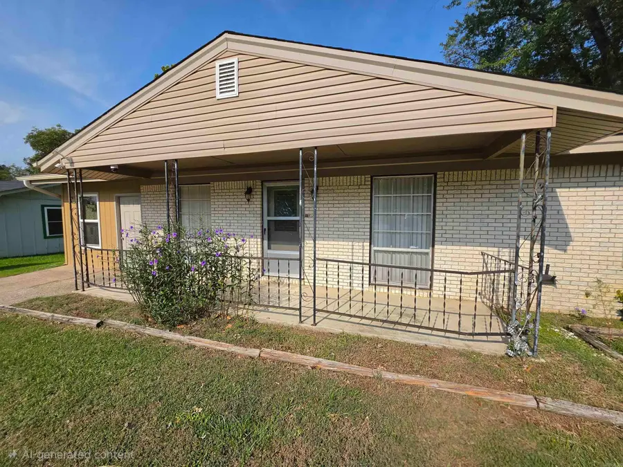 415 S Center, Conway, AR 72034 - #2