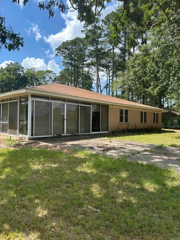 104 Falls Street, Monticello, AR 71655