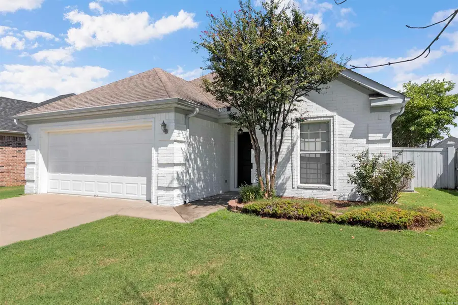 16 Dauphine Pl, Maumelle, AR 72113 - #3