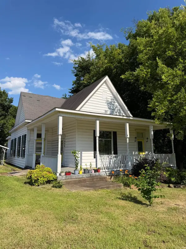 409 W Valley Street, Morrilton, AR 72110