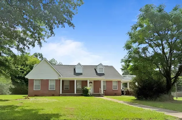 1102 Grand Street, Texarkana, AR 71854