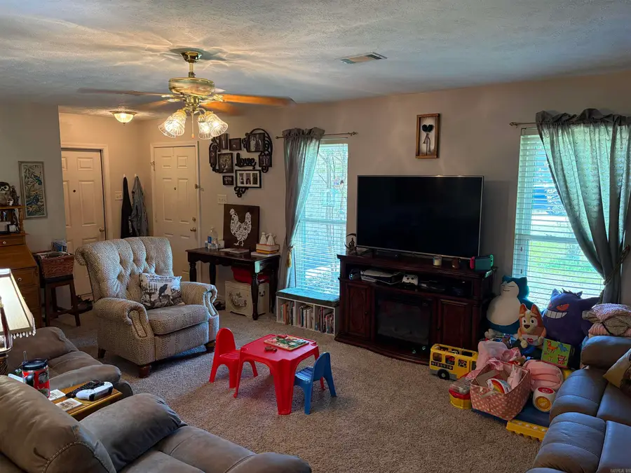 4460 Thompson Street, Conway, AR 72034 - #3