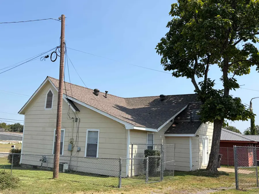 121 S Oak St, Jacksonville, AR 72076 - #3
