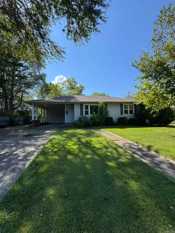 901 N Oak Street, Searcy, AR 72143
