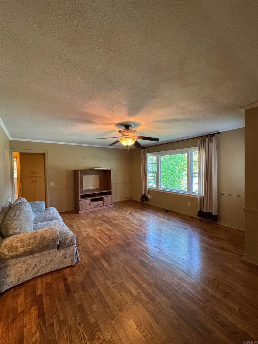 901 N Oak Street, Searcy, AR 72143 - #2