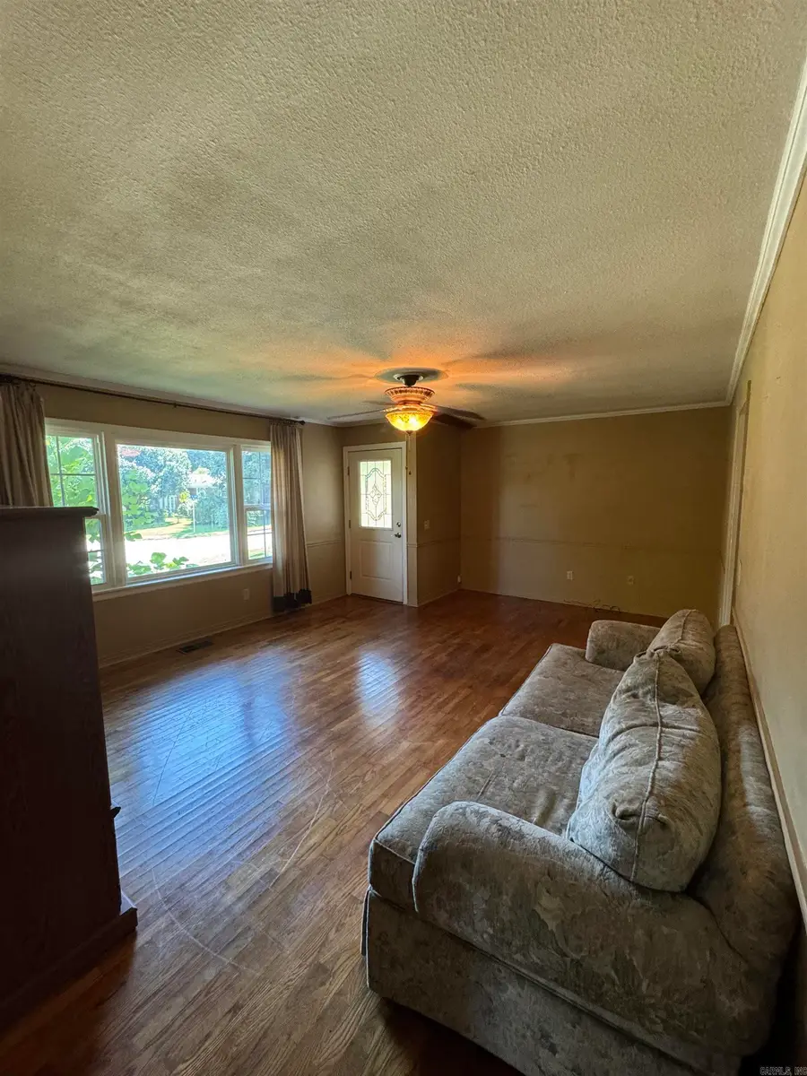 901 N Oak Street, Searcy, AR 72143 - #3
