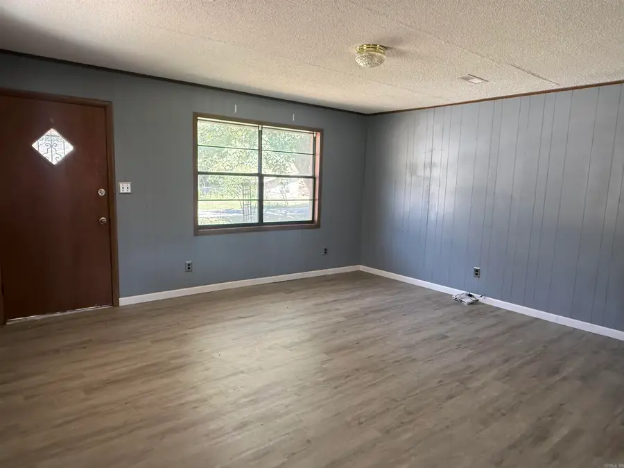 203 S 10th Ave, Paragould, AR 72450 - #2