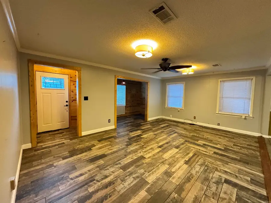 402 S Border, Benton, AR 72015 - #3