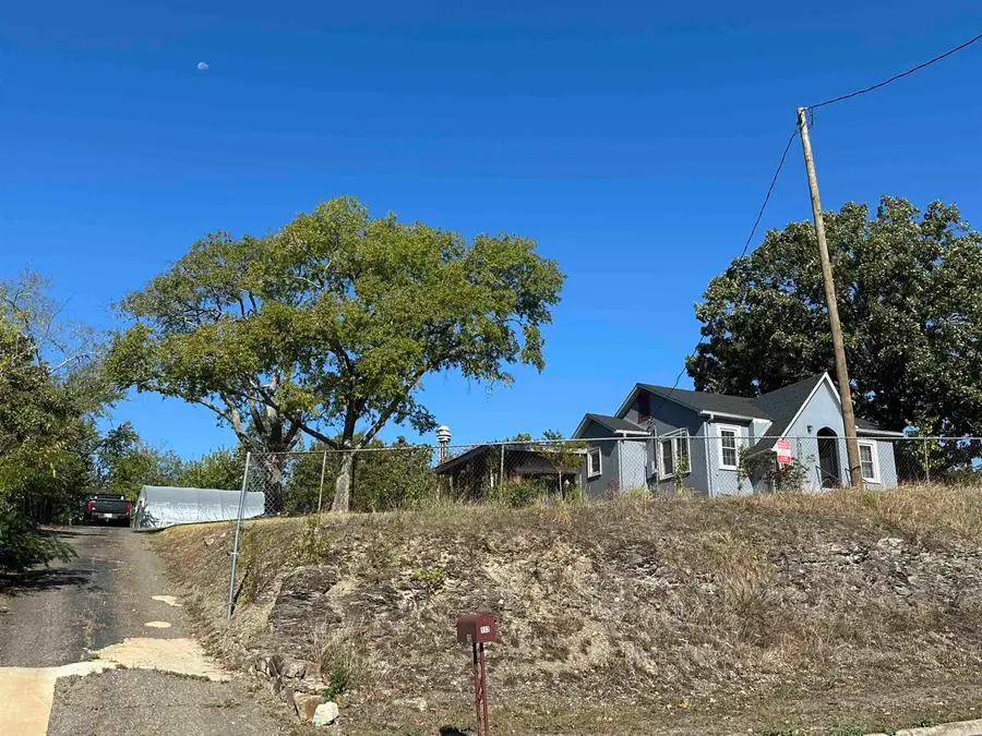 112 Oklahoma St Street, Hot Springs, AR 71901 - #2