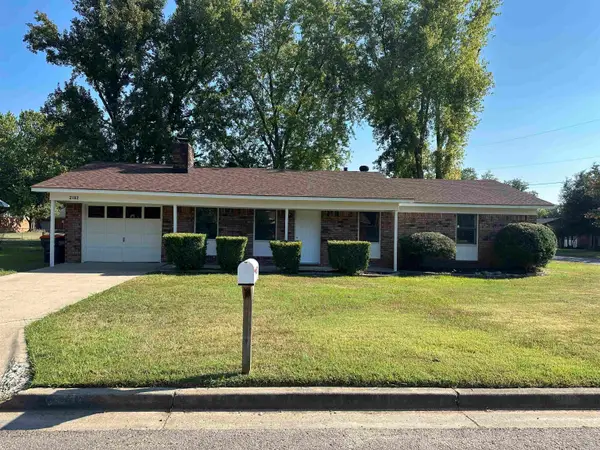 2102 E 14th Street, Russellville, AR 72802