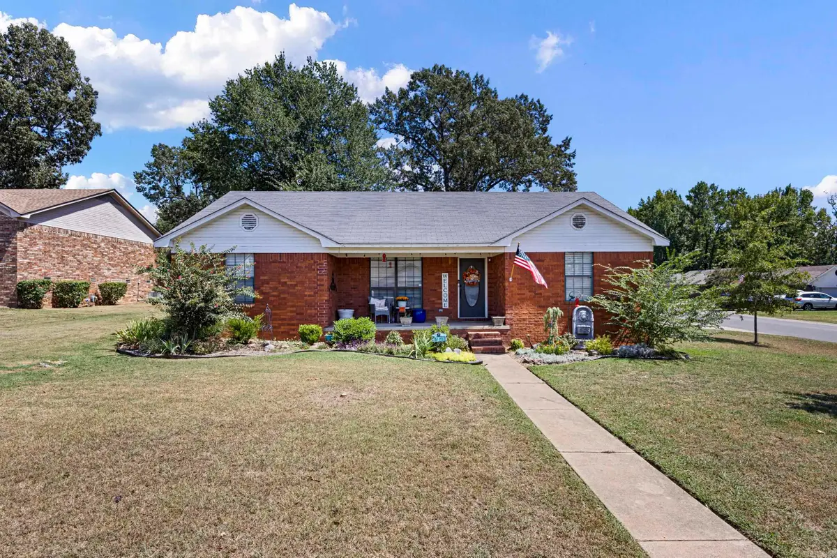 2111 S Ithaca Ave, Russellville, AR 72802 - #1