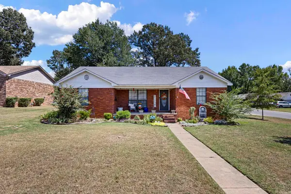 2111 S Ithaca Ave, Russellville, AR 72802