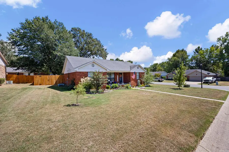 2111 S Ithaca Ave, Russellville, AR 72802 - #2