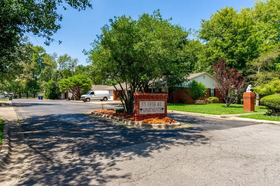 575 5th Ave, Conway, AR 72032 - #2