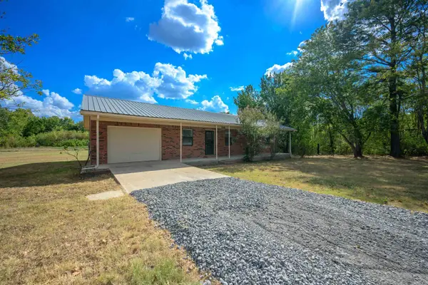 1196 Newport Road, Salado, AR 72501