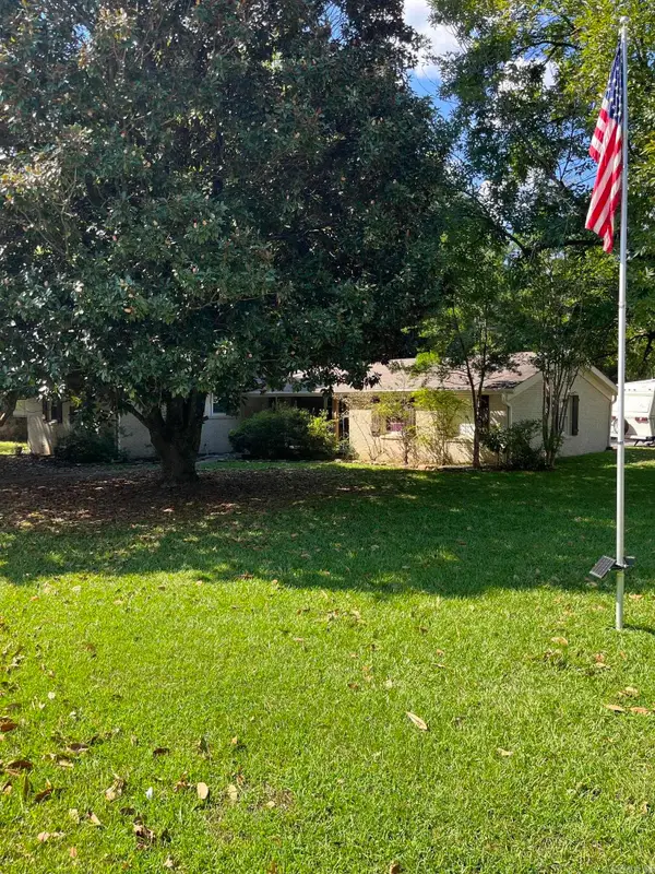 12 Broadmoor, Conway, AR 72034