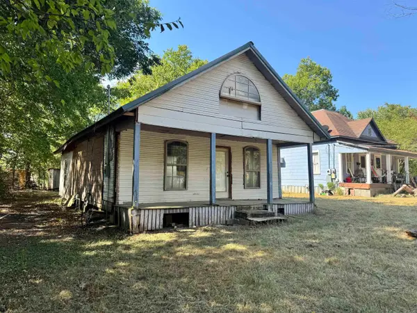1100 Reeves Ave, Mena, AR 71953